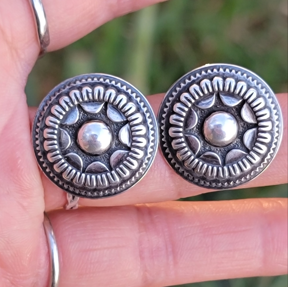Stunning vintage Carolyn Pollack ornate sunburst concho 925 sterling silver
